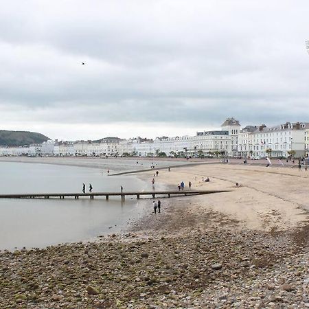 Central Llandudno, Private Parking Near To Beach, Pier & Shops Eksteriør billede